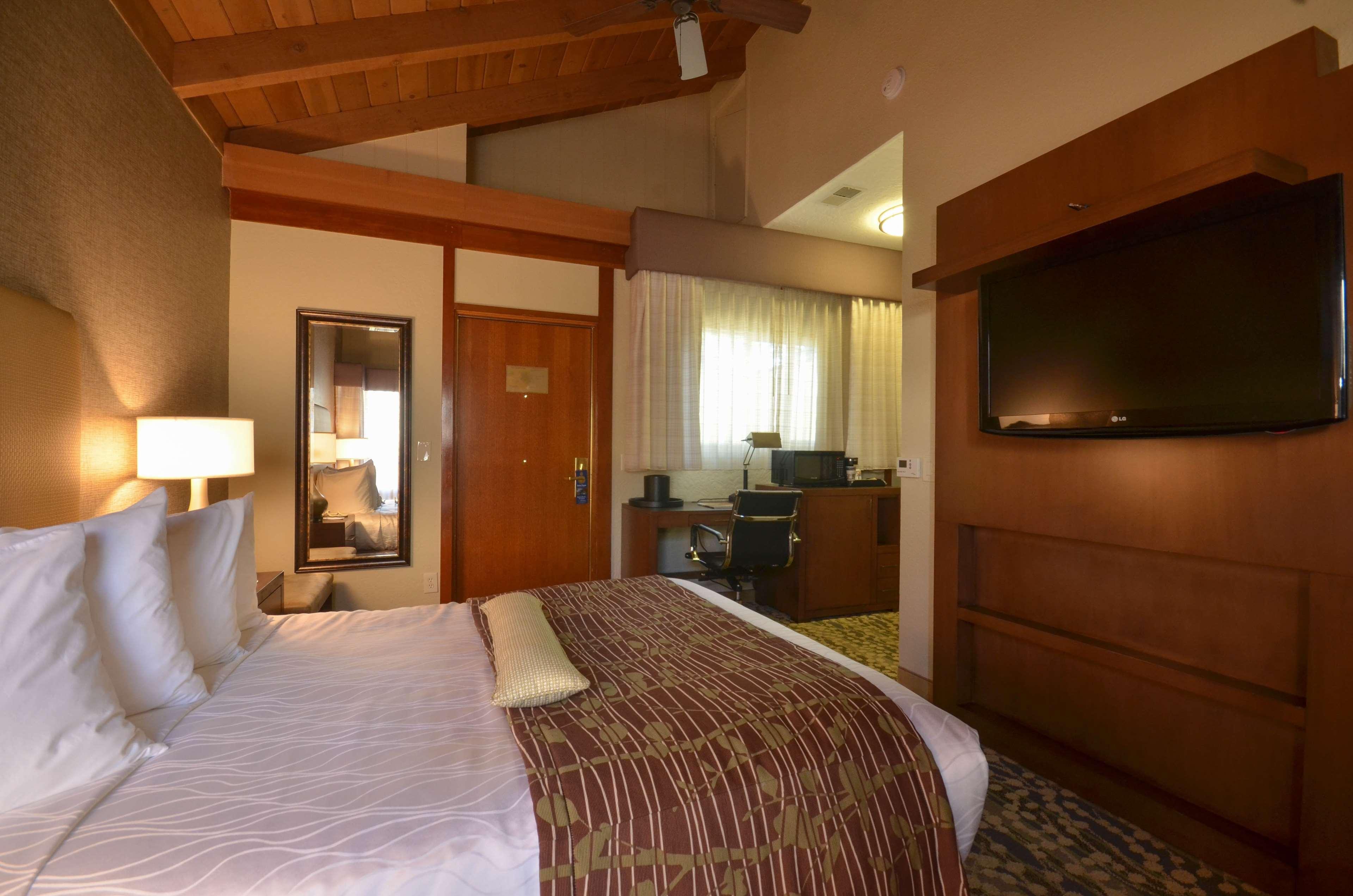 Best Western The Inn & Suites Pacific Grove Ngoại thất bức ảnh