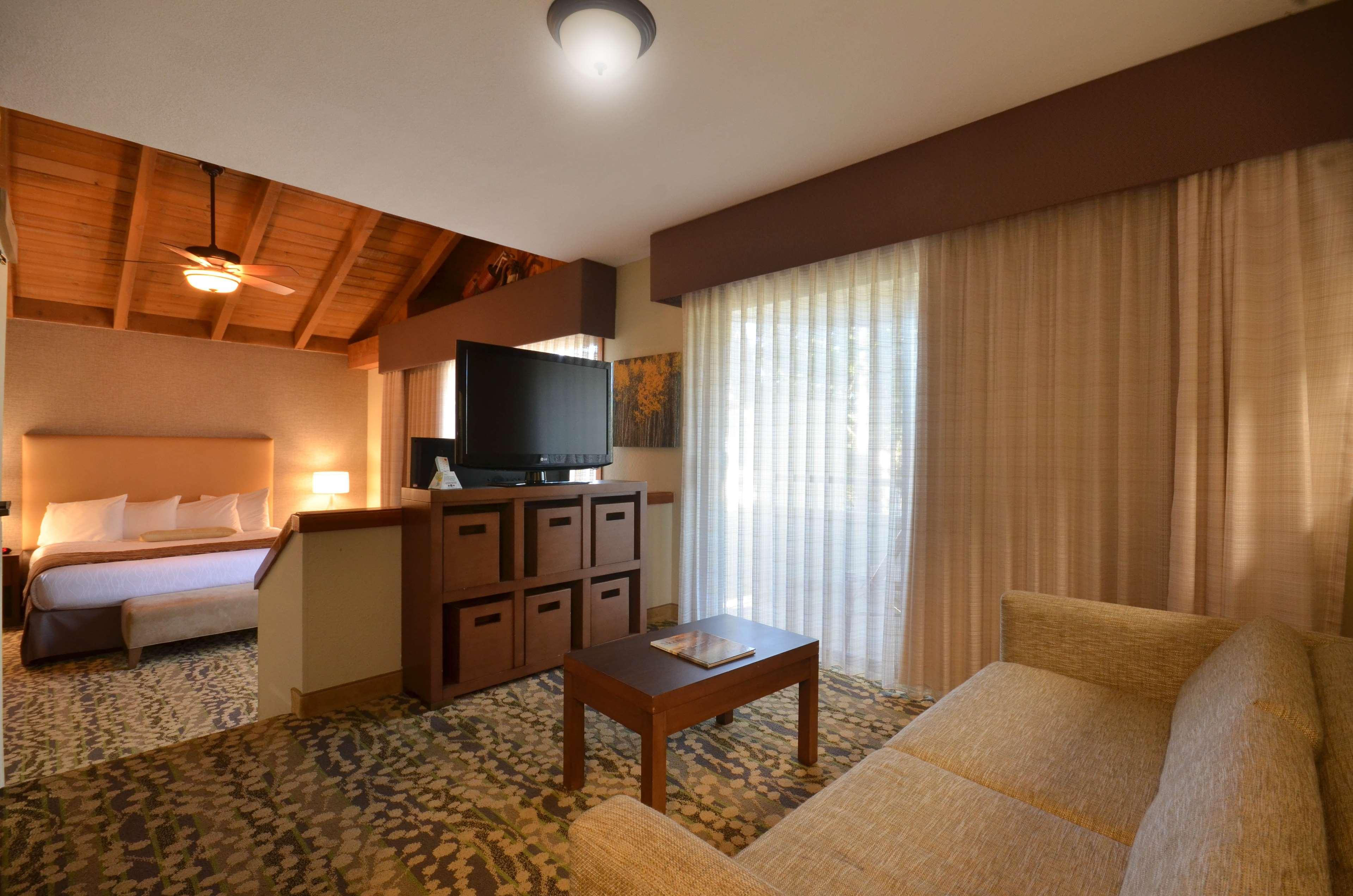 Best Western The Inn & Suites Pacific Grove Ngoại thất bức ảnh