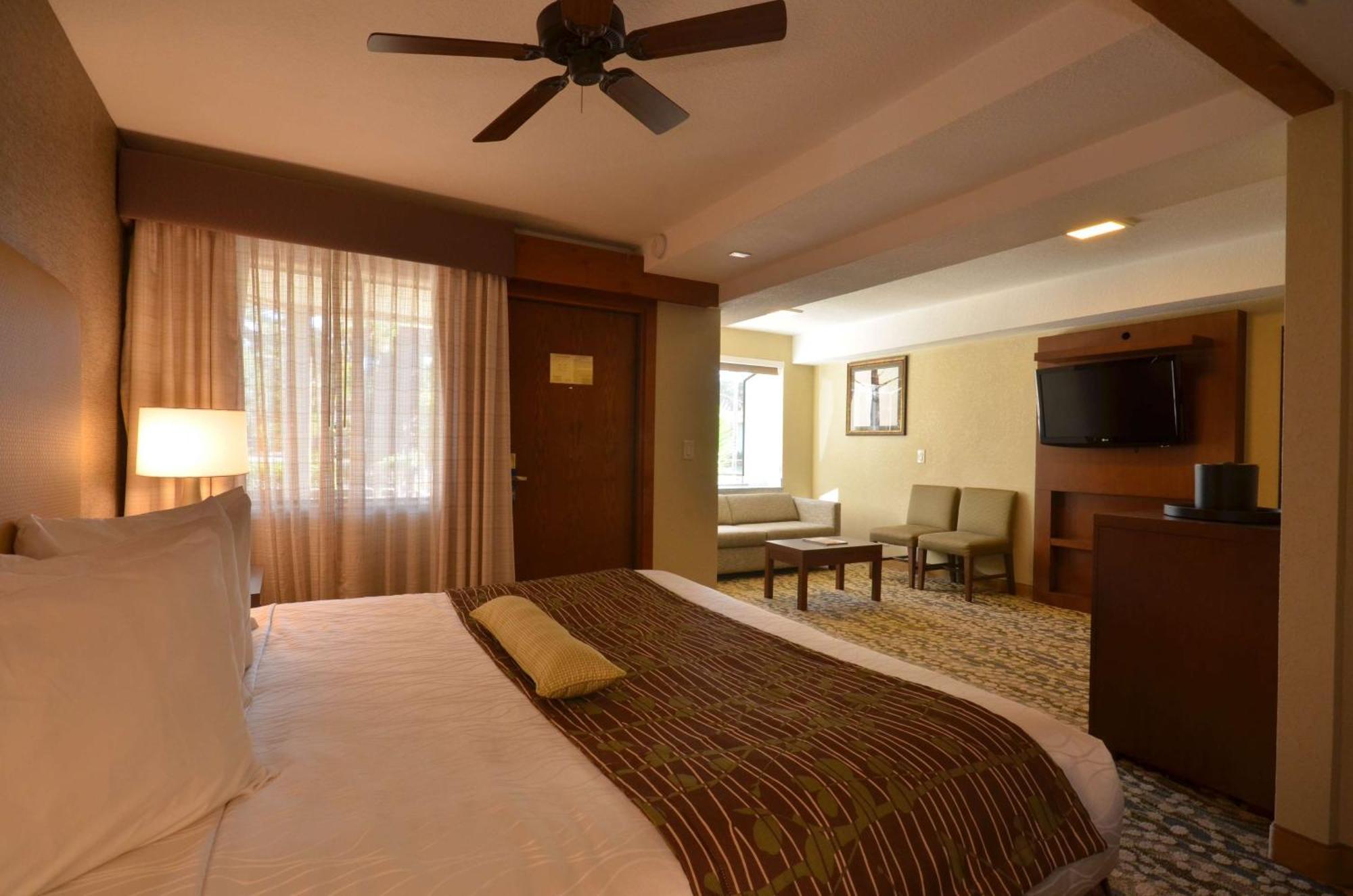 Best Western The Inn & Suites Pacific Grove Ngoại thất bức ảnh