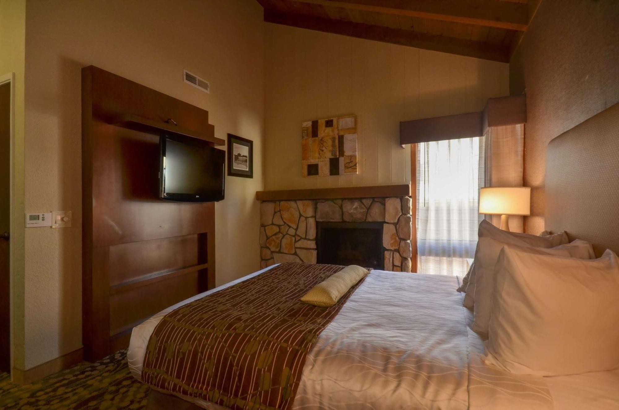 Best Western The Inn & Suites Pacific Grove Ngoại thất bức ảnh