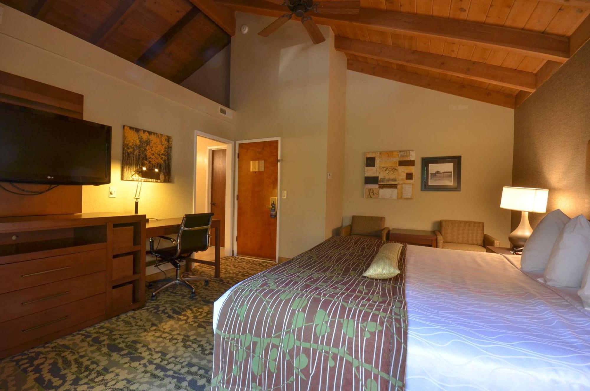 Best Western The Inn & Suites Pacific Grove Ngoại thất bức ảnh